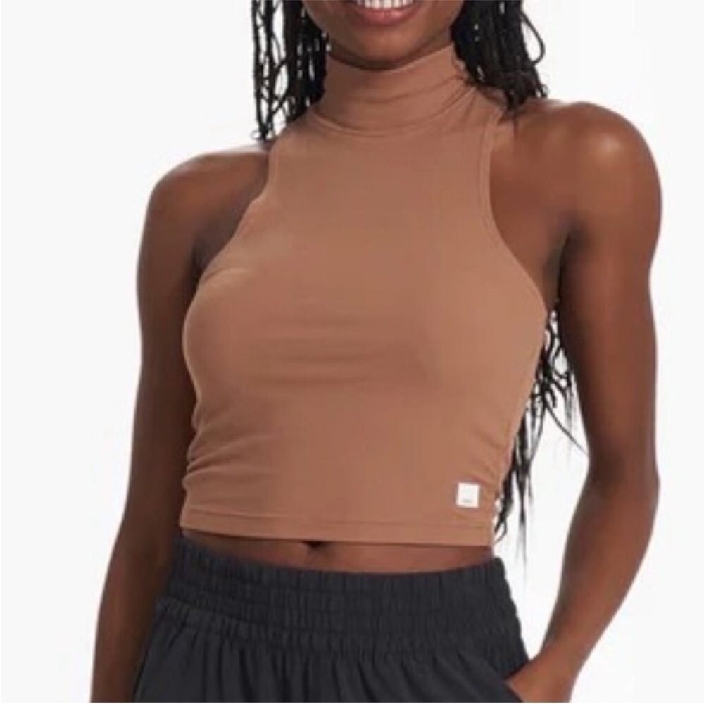 Vuori Cove Funnel Neck Rib Knit Cropped Tank size S athleisure yoga workout